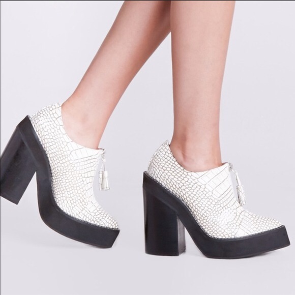 Jeffrey Campbell Fink Whit Croc Booties Size 8 - Picture 3 of 8
